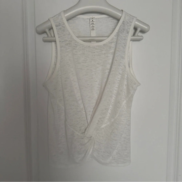 Lululemon Breeze Through Twist Tank
White size  4 - Picture 5 of 8